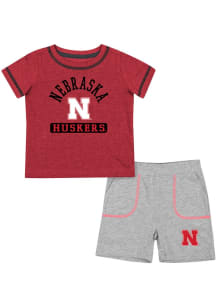 Colosseum Nebraska Cornhuskers Infant Red Primary Logo Set Top and Bottom
