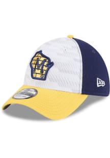 New Era Milwaukee Brewers Mens White 3T 2025 MLB Clubhouse Alt 39THIRTY Flex Hat