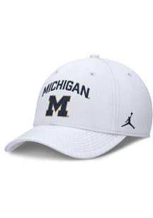 Nike Michigan Wolverines Mens White JORDAN BRAND DRI-FIT RISE GAMEDAY STRUCTURED SWOOSHFLEX CAP Fl..
