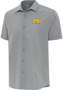 Antigua Michigan Wolverines Mens Grey Activate Short Sleeve Dress Shirt