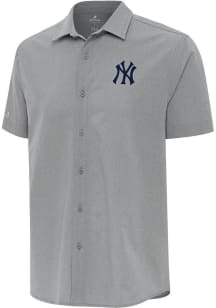Antigua New York Yankees Mens Grey Activate Short Sleeve Dress Shirt