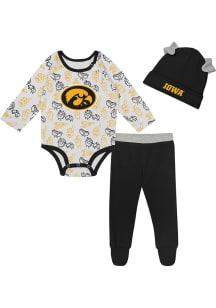 Iowa Hawkeyes Infant Black Little Champ LS and Hat Set Top and Bottom