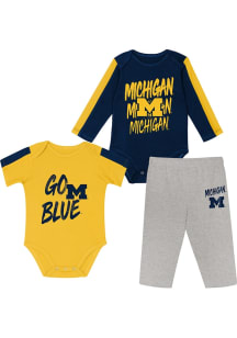 Michigan Wolverines Infant Blue Double Down Set Top and Bottom