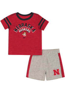 Colosseum Nebraska Cornhuskers Infant Red Wade Set Top and Bottom