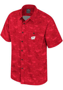 Colosseum Wisconsin Badgers Mens Red Atmostphere Short Sleeve Dress Shirt