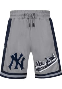 Pro Standard New York Yankees Mens Grey Script Tail Shorts