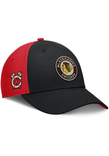 Chicago Blackhawks Mens Red 2025 NHL Winter Classic Team Structured Stretch Flex Hat