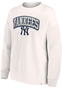 New York Yankees Womens White Leopard Crew Sweatshirt
