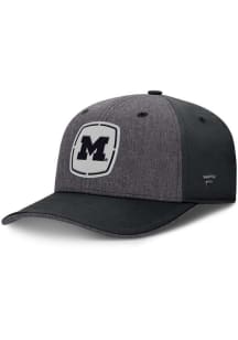Michigan Wolverines Mens Grey COLLEGE FERAL Flex Hat