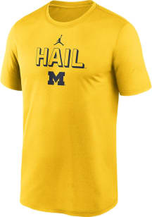 Nike Michigan Wolverines Yellow Sideline Legend Short Sleeve T Shirt