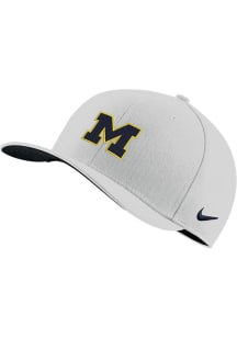 Nike Michigan Wolverines Mens White Swoosh Flex Flex Hat