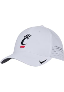 Nike Cincinnati Bearcats Mens White Club Swooshflex Flex Hat