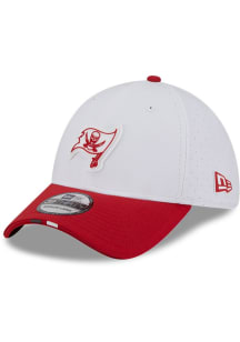 New Era Tampa Bay Buccaneers Mens White 2025 Training Camp 39THIRTY Flex Hat
