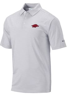Columbia Arkansas Razorbacks Mens Grey Club Invite Stripe Short Sleeve Polo