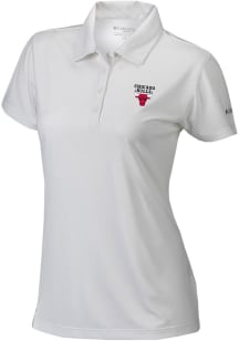 Columbia Chicago Bulls Womens White Heat Seal Birdie Polo Short Sleeve Polo Shirt