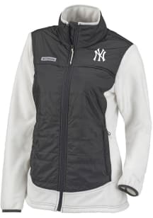 Columbia New York Yankees Womens Grey Heat Seal Basin Butte Medium Weight Jacket