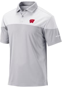 Columbia Wisconsin Badgers Mens Grey Heat Seal Omni Wick Best Ball Short Sleeve Polo