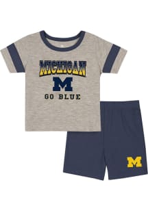 Colosseum Michigan Wolverines Infant Navy Blue Lance Set Top and Bottom