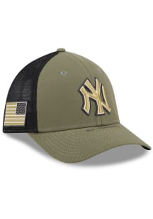 New Era New York Yankees Mens Olive 2026 MLB Armed Forces Day 39THIRTY M Crown Flex Hat