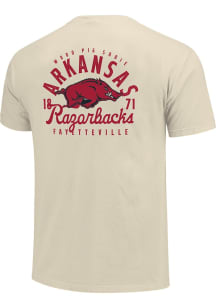 Arkansas Razorbacks Ivory Mascot Overlay Short Sleeve T Shirt