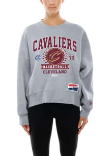 New Era Cleveland Cavaliers Womens Ash Throwback Boxy Crew Sweatshirt