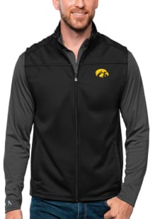 Antigua Iowa Hawkeyes Mens Black Links Sleeveless Jacket