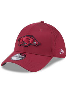 New Era Arkansas Razorbacks Mens Cardinal Red Mid Perf 39THIRTY Flex Hat