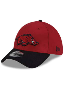 New Era Arkansas Razorbacks Mens Cardinal Diamond Era 39THIRTY Flex Hat