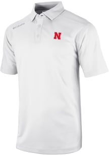 Columbia Nebraska Cornhuskers Mens White Heat Seal Omni Wick Shotgun Short Sleeve Polo