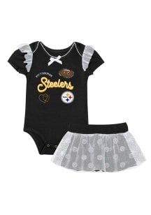 Pittsburgh Steelers Infant Girls Black Melted Hearts Set Top and Bottom