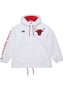 Mitchell and Ness Chicago Bulls Mens White Coaches Vintage Light Weight Jacket
