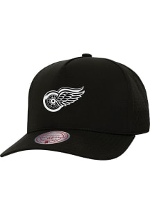 Mitchell and Ness Detroit Red Wings Perfect Stretch Pro Snap Adjustable Hat - Black