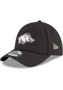 New Era Arkansas Razorbacks Mens Black 3930 ARKRAZ BLACK SHDW TECH BW Flex Hat