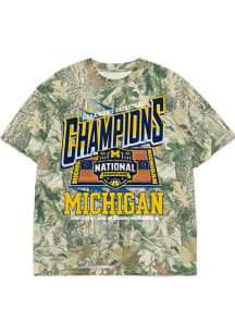 Something Inked Michigan Wolverines Green 2026 Men's Basketball National Champions Court Short Sle..