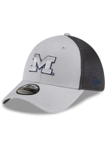 New Era Michigan Wolverines Mens Graphite Graphite and Grey Tonal Logo 39THIRTY Flex Hat