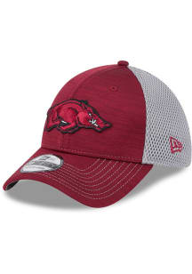 New Era Arkansas Razorbacks Mens Cardinal 2T Tech Neo 39THIRTY Flex Hat