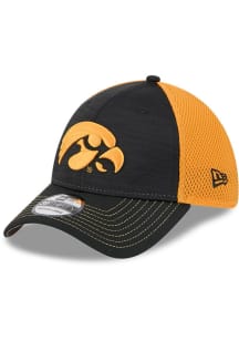 New Era Iowa Hawkeyes Mens Black 2T Tech Neo 39THIRTY Flex Hat