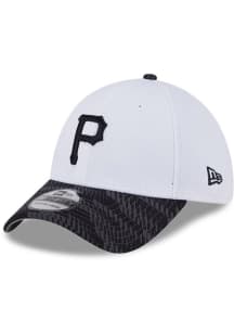 New Era Pittsburgh Pirates Mens White 2025 Clubhouse Alt 39THIRTY Flex Hat