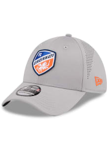 New Era FC Cincinnati Mens Grey Mid Perf 39THIRTY Flex Hat