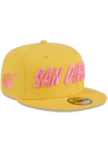 New Era San Diego Padres Mens Gold 2025 City Connect Fan Pack 59FIFTY Fitted Hat