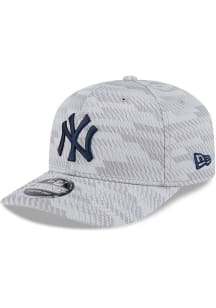 New Era New York Yankees 2025 Clubhouse Stretch  9SEVENTY Adjustable Hat - Grey