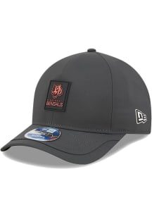 New Era Cincinnati Bengals 2025 NFL Sideline Cold Weather 9FORTY M Crown Adjustable Hat - Grey