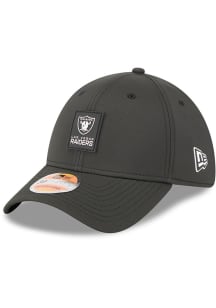 New Era Las Vegas Raiders Mens Black 2025 Sideline 39THIRTY Flex Hat