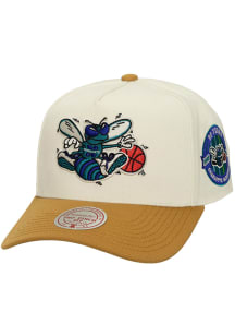 Mitchell and Ness Charlotte Hornets Dusted Pro Pinch Adjustable Hat - White