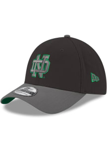 New Era Notre Dame Fighting Irish Mens Black Black Graphite Color Pop GCP 39THIRTY Flex Hat