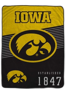Iowa Hawkeyes Helmet Stripes Flannel 60x80 Fleece Blanket - Black