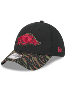 New Era Arkansas Razorbacks Mens Black DL Tiger Stripe 39THIRTY Flex Hat