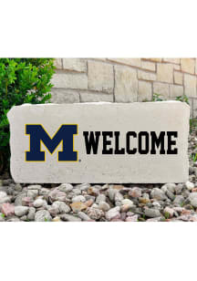 Michigan Wolverines M Welcome 17x7 Rock - Grey