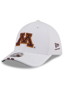 New Era Minnesota Golden Gophers Mens White Assist 39THIRTY M Crown Flex Hat