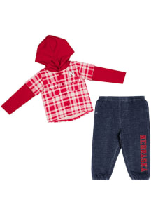 Colosseum Nebraska Cornhuskers Infant Red Plaid Set Top and Bottom
